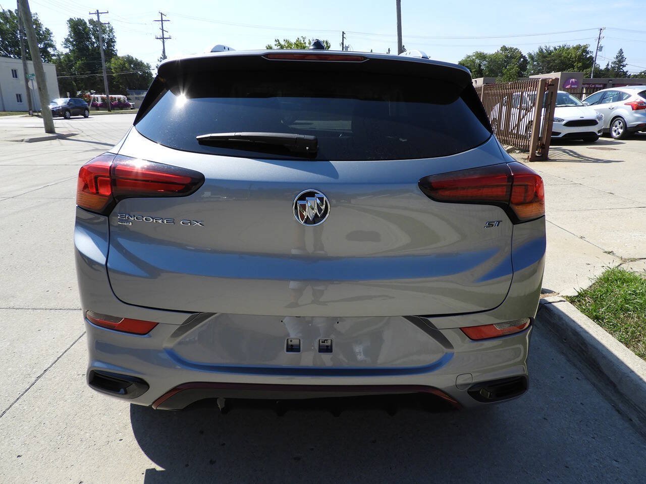 Used 2023 Buick Encore GX Select w/ Sport Touring Package AWD/4WD image 7