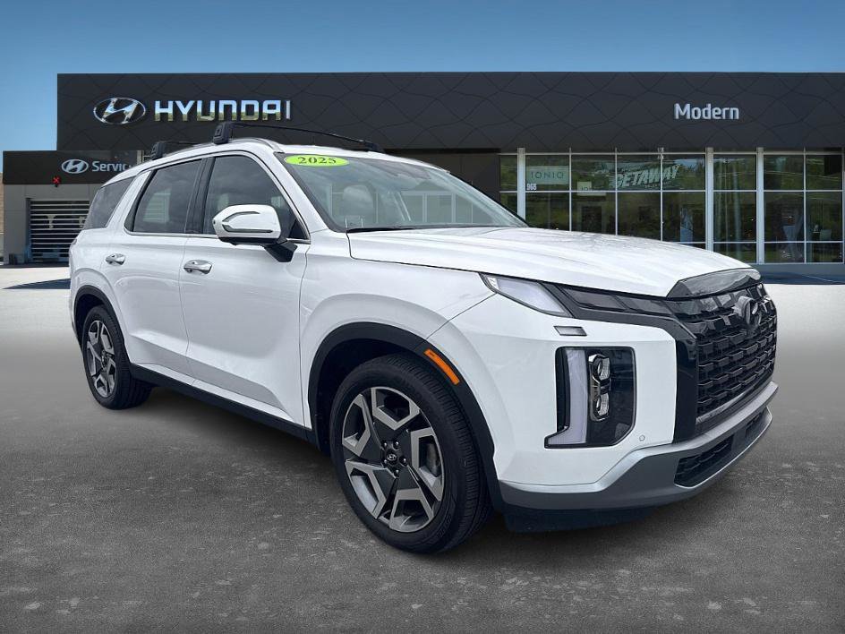 Certified 2025 Hyundai Palisade SEL image 3