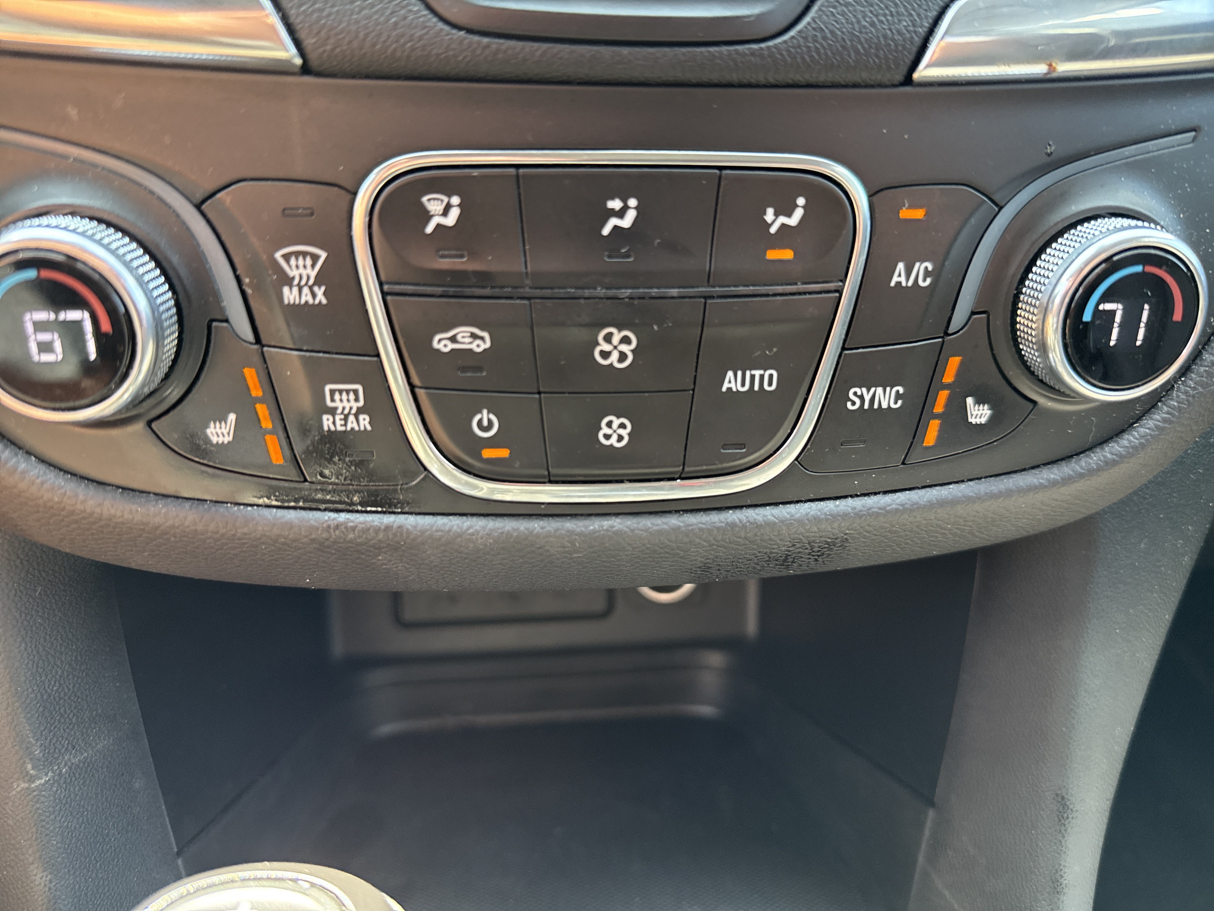 Used 2021 Chevrolet Equinox LT AWD/4WD image 27