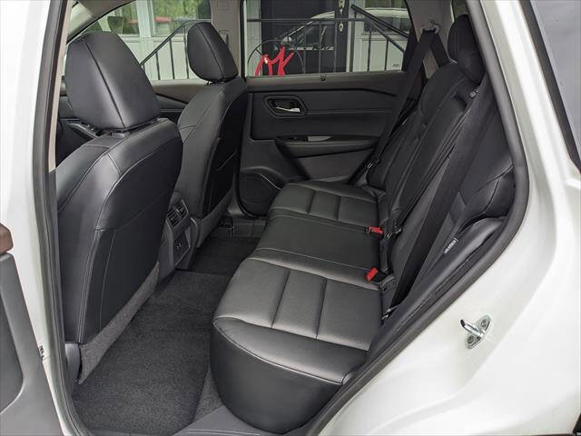 Used 2023 Nissan Rogue SV w/ SV Premium B Package AWD/4WD image 13