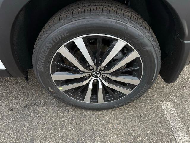 New 2025 Nissan Pathfinder Platinum w/ Cargo Package image 9