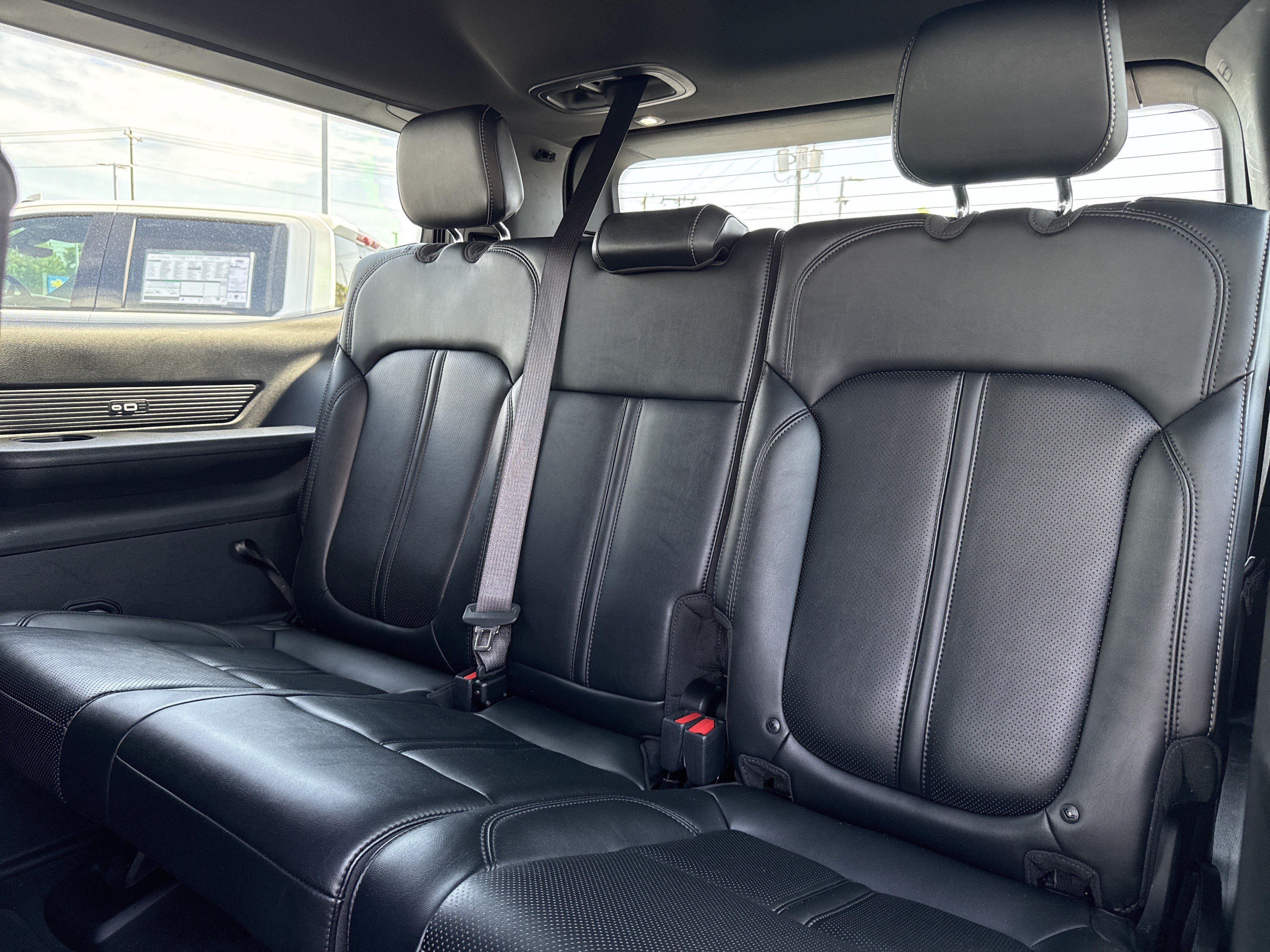 Used 2022 Jeep Wagoneer Series II AWD/4WD image 30