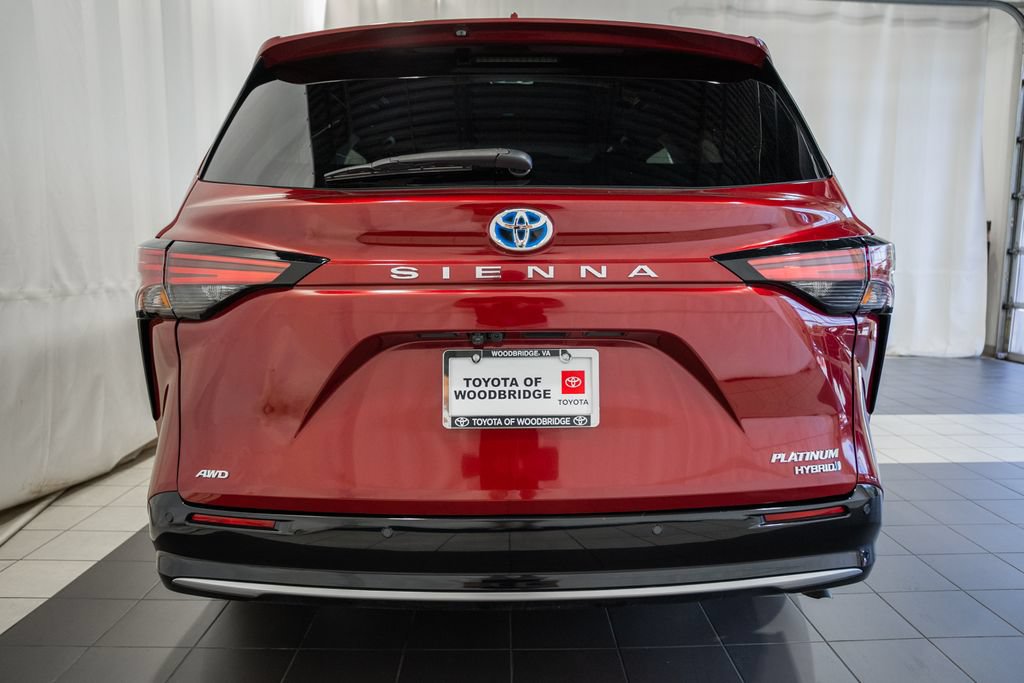 Used 2024 Toyota Sienna Platinum AWD/4WD image 5