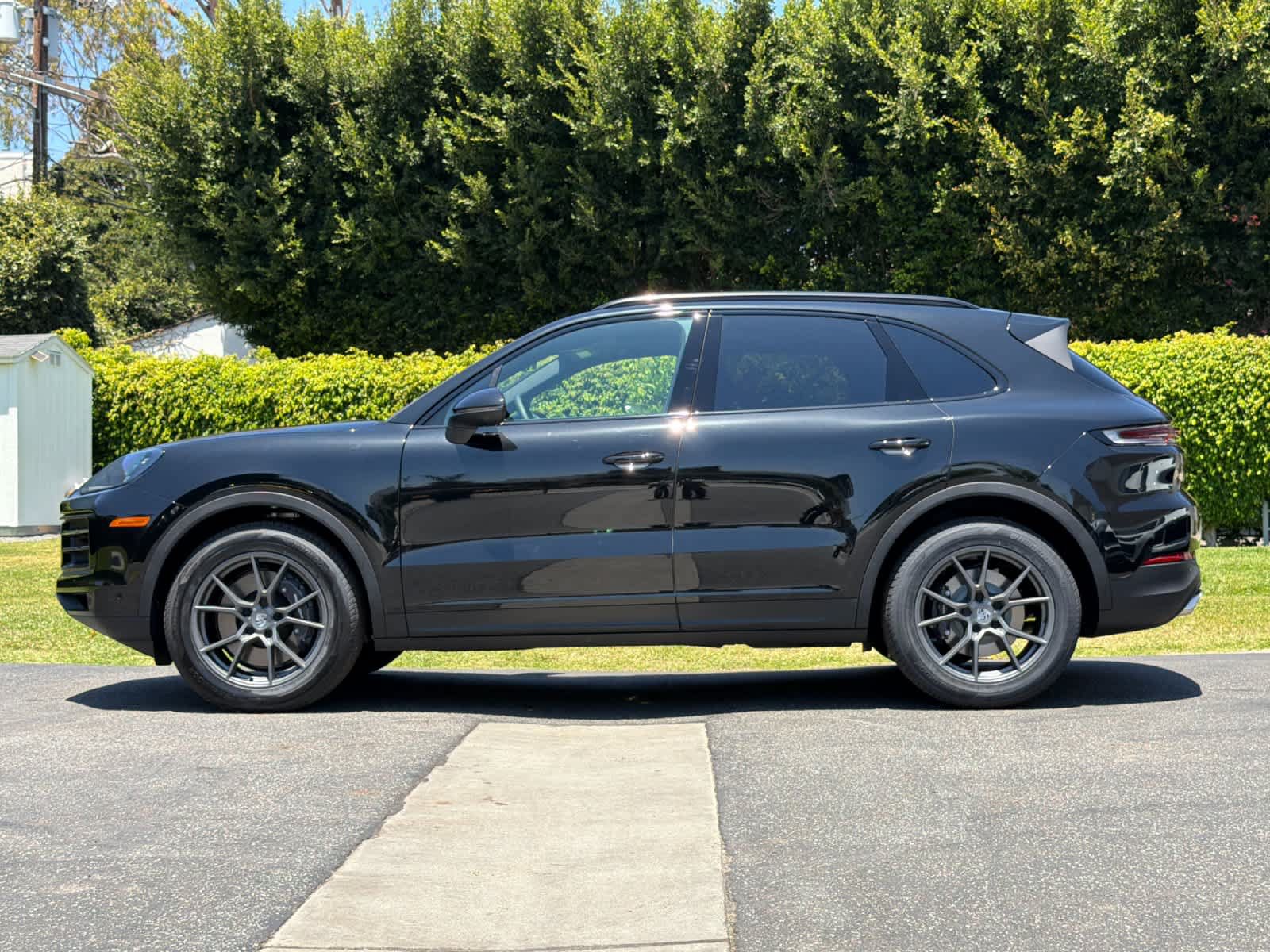 New 2026 Porsche Cayenne AWD/4WD image 2