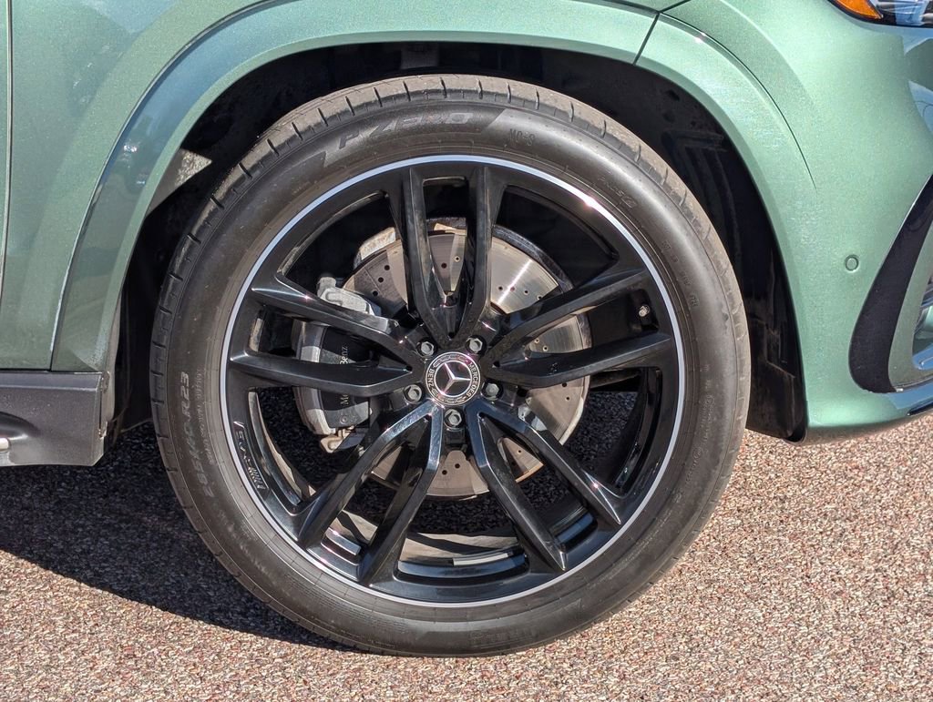 Used 2025 Mercedes-Benz GLS 580 4MATIC image 10