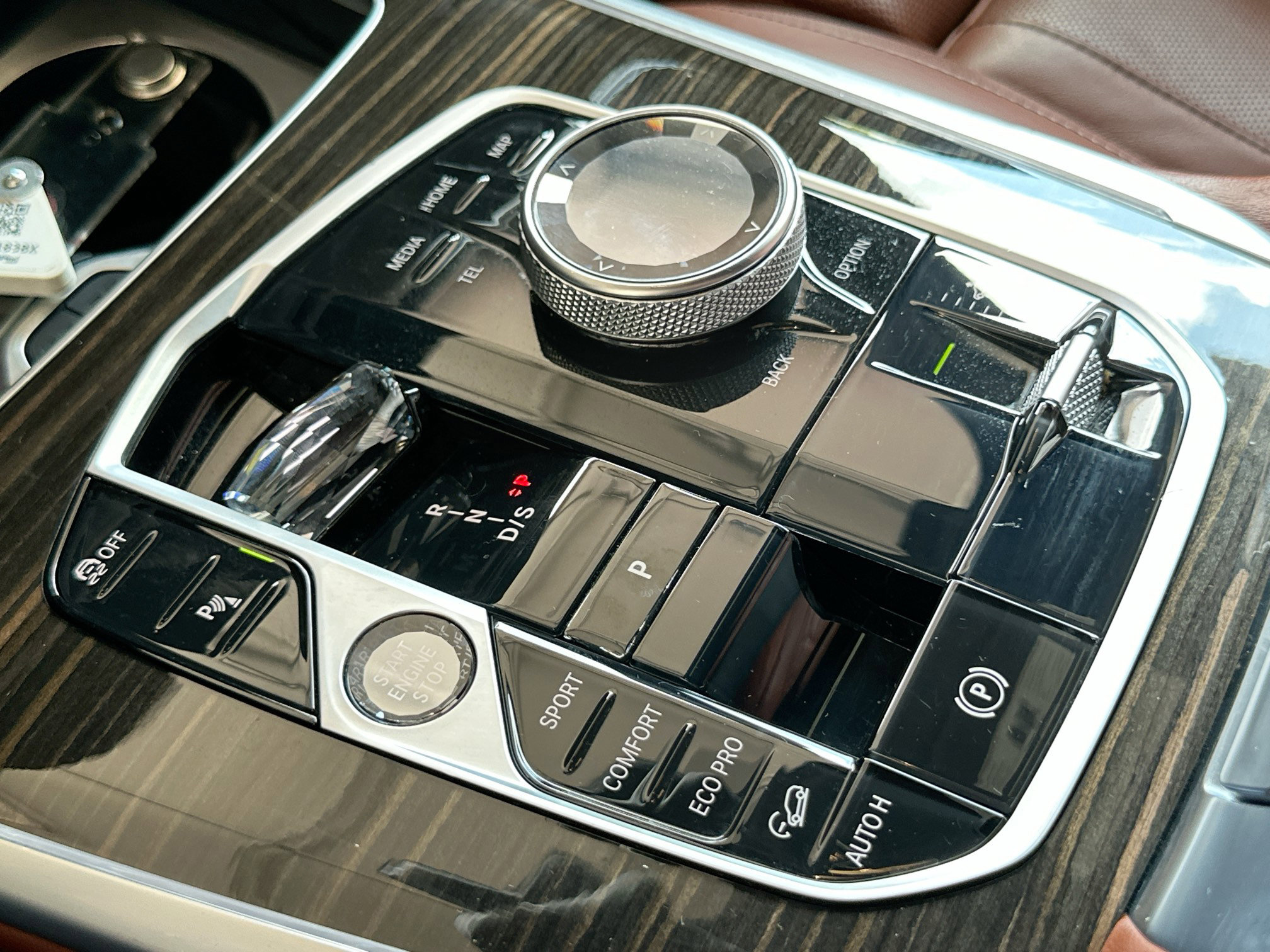 Certified 2024 BMW X7 xDrive40i w/ Executive Package image 17