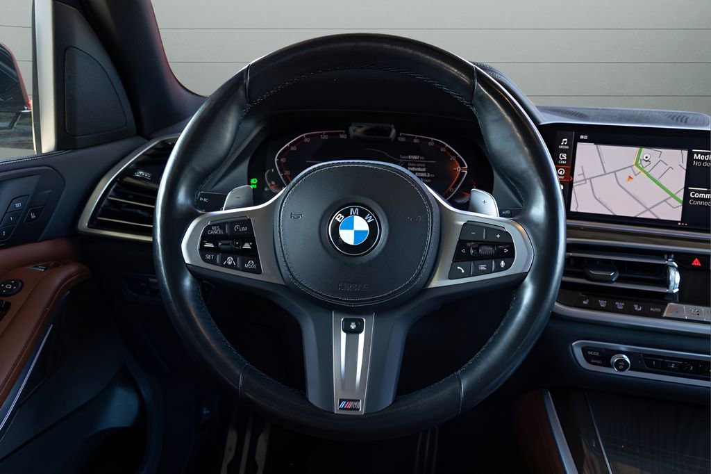 Used 2022 BMW X5 xDrive40i w/ M Sport Package AWD/4WD image 29