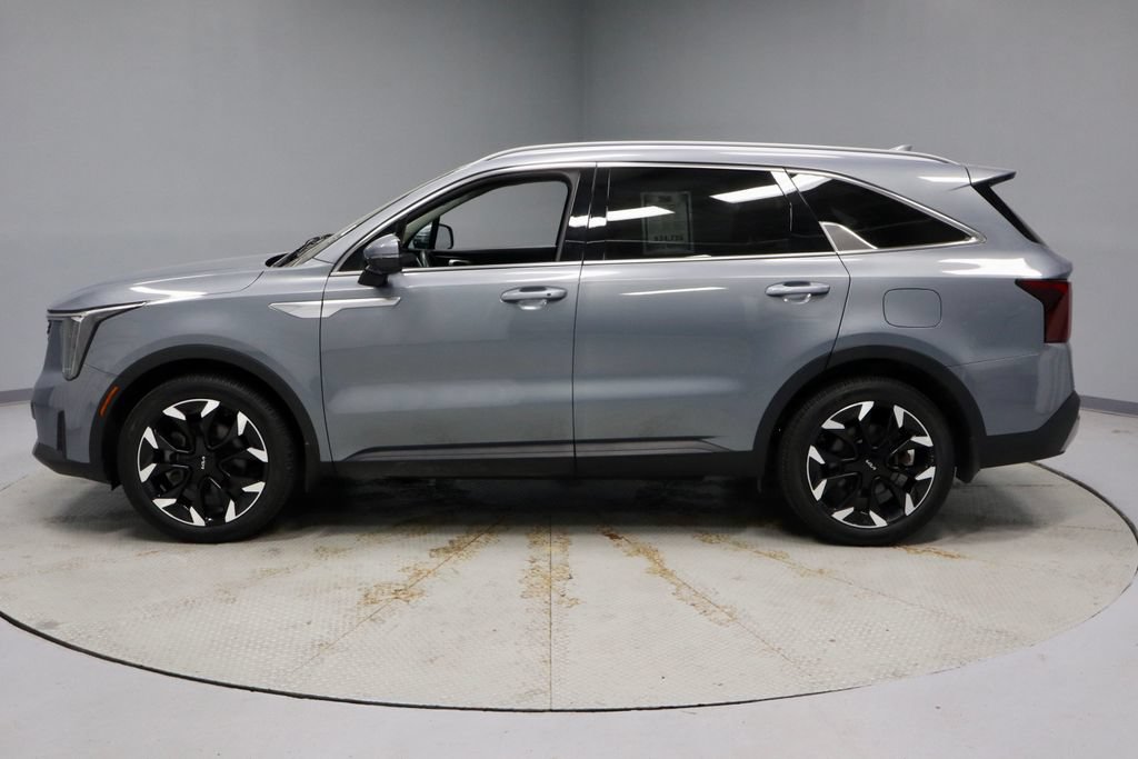 Used 2025 Kia Sorento EX FWD image 9