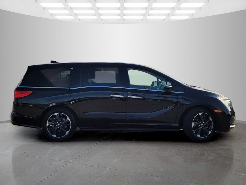 Used 2023 Honda Odyssey Elite image 3