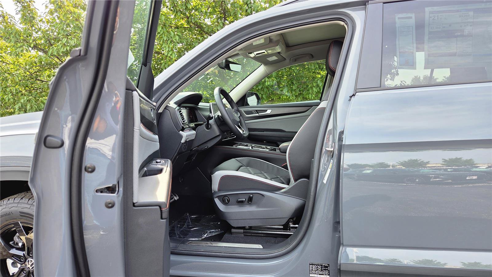 New 2026 Volkswagen Atlas Peak Edition AWD/4WD image 13