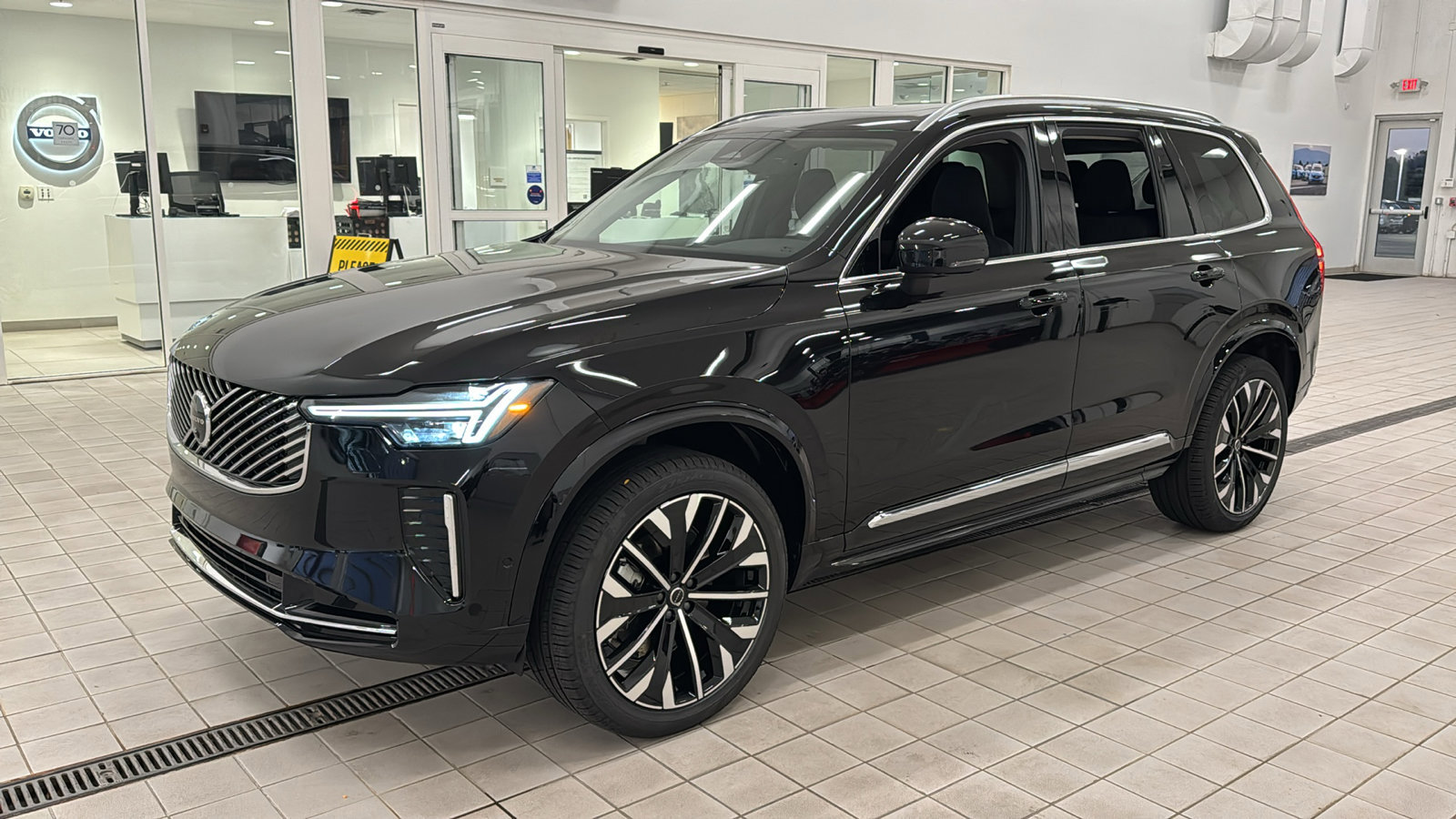 New 2026 Volvo XC90 B6 Plus w/ Protection Package Premier image 9