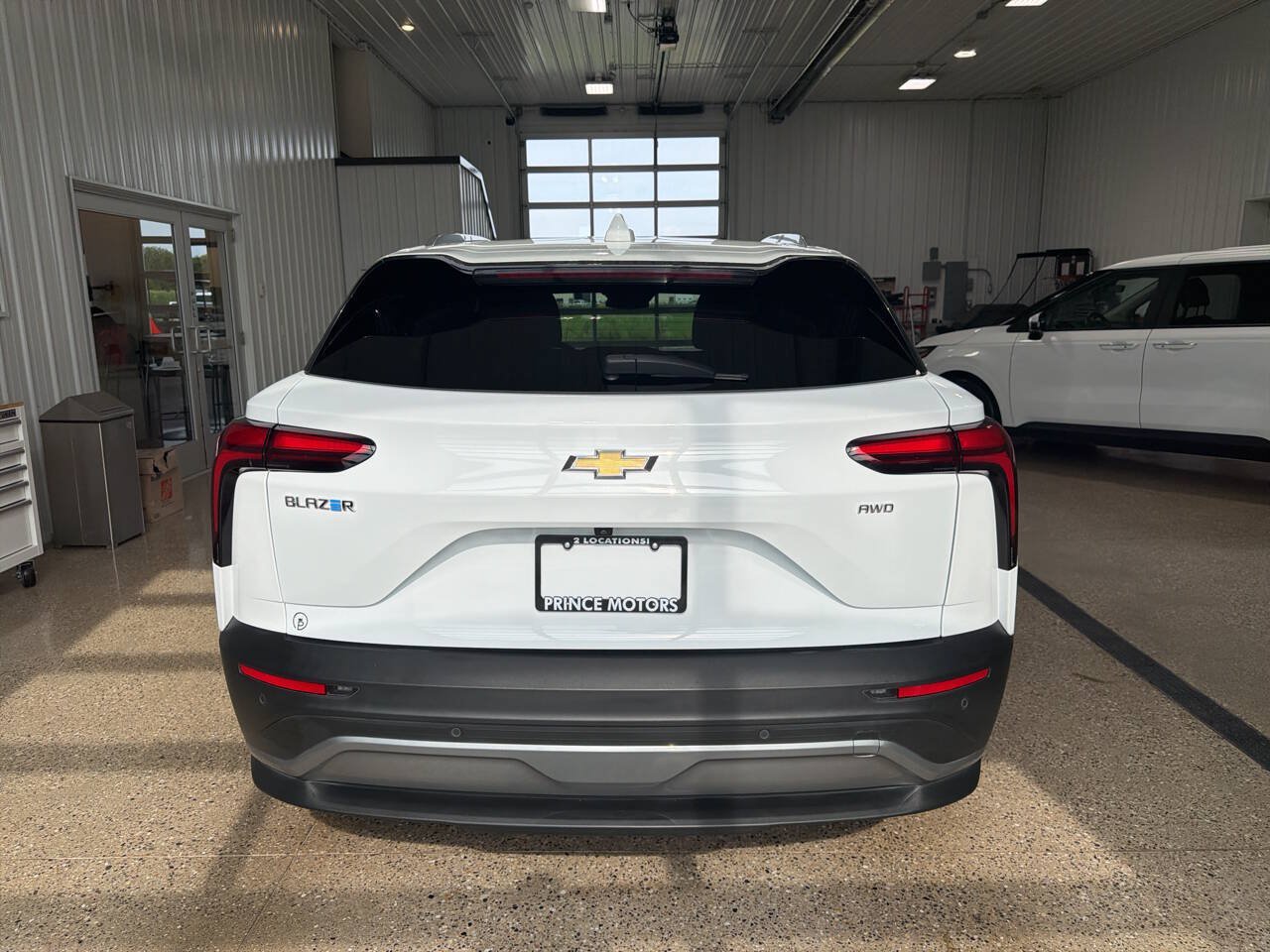 Used 2024 Chevrolet Blazer EV LT AWD/4WD image 4