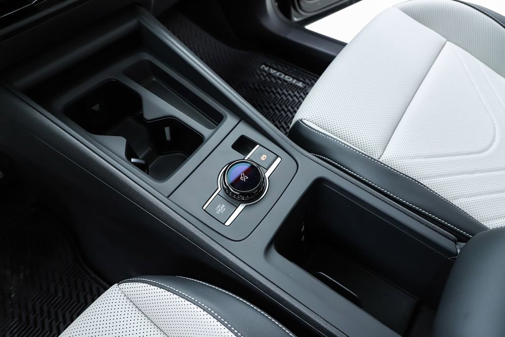 New 2026 Volkswagen Tiguan SE image 62