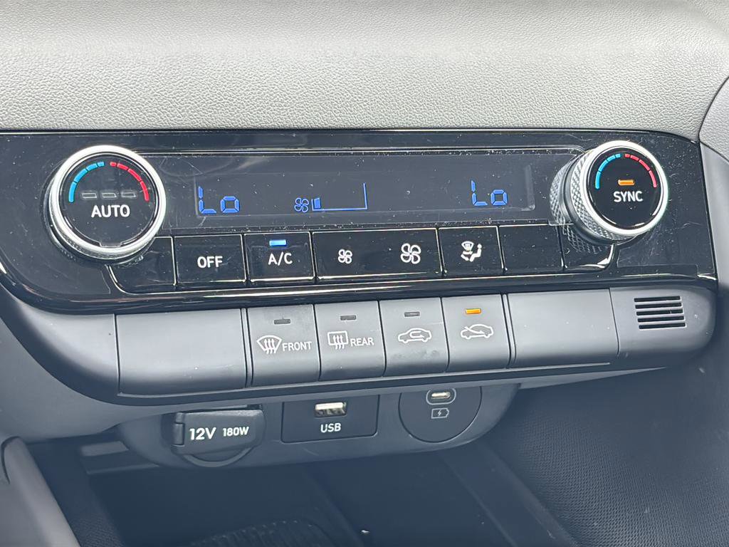 Used 2025 Hyundai Elantra Sport FWD image 27