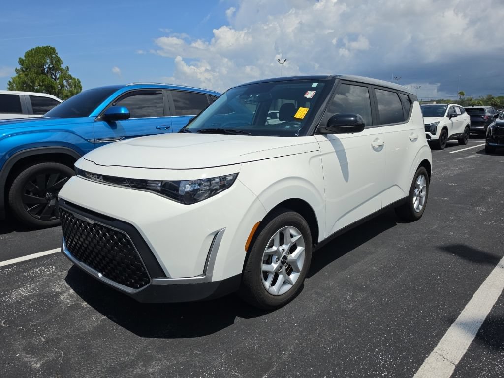 Certified 2024 Kia Soul S FWD image 6