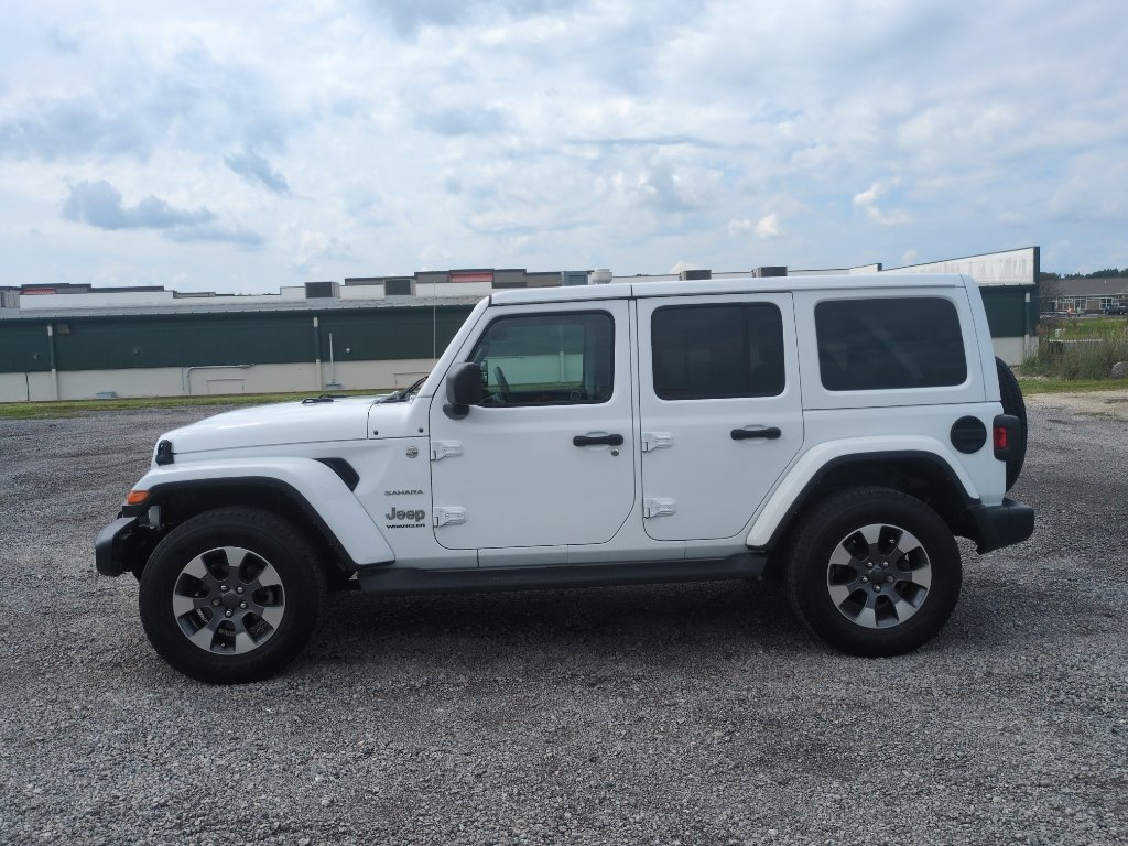 Used 2023 Jeep Wrangler Unlimited Sahara w/ Cold Weather Group AWD/4WD image 8