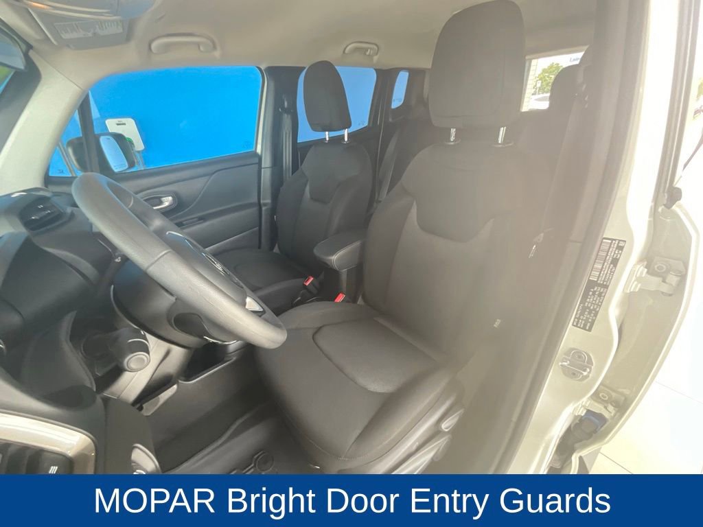 Used 2023 Jeep Renegade Latitude image 17