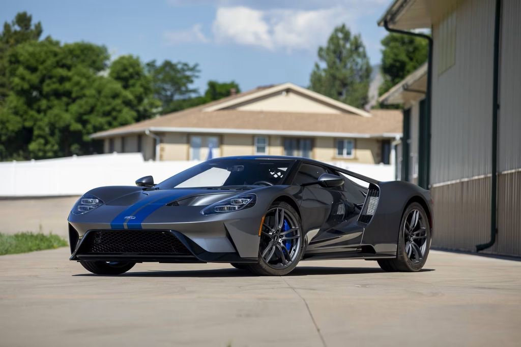 Used 2018 Ford GT image 2