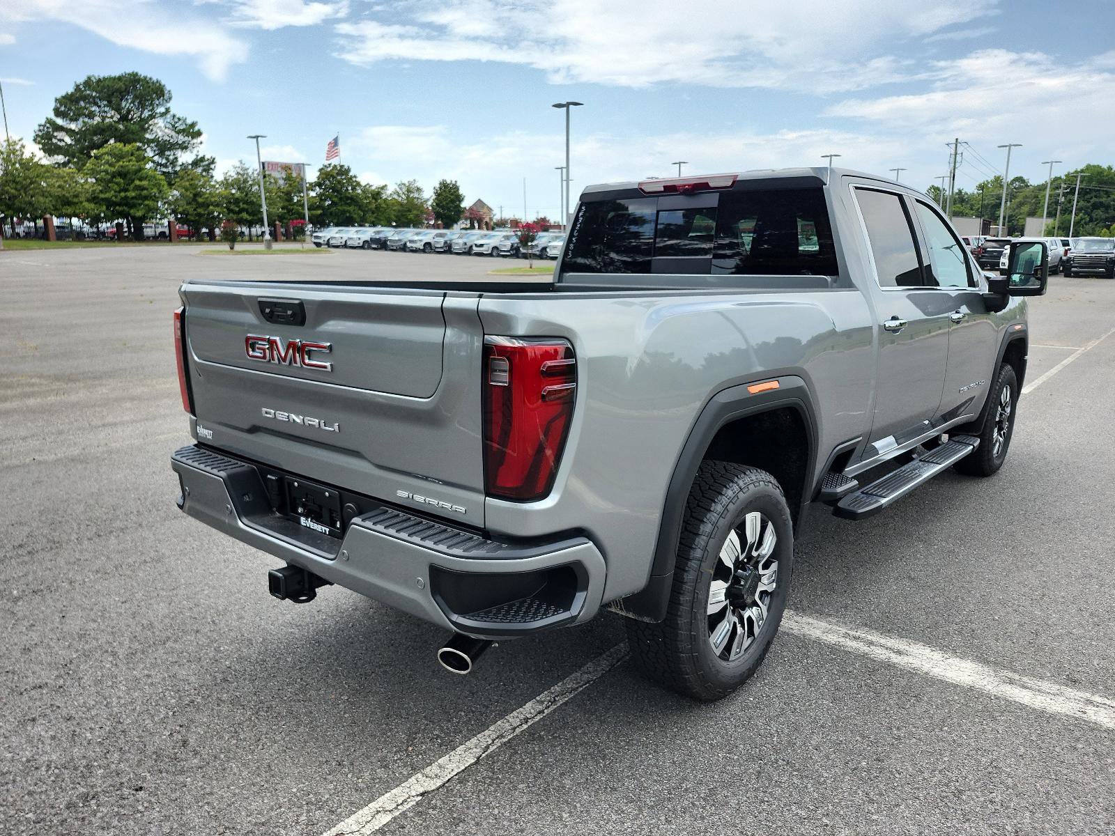 New 2025 GMC Sierra 2500 Denali w/ Denali Reserve Package image 3