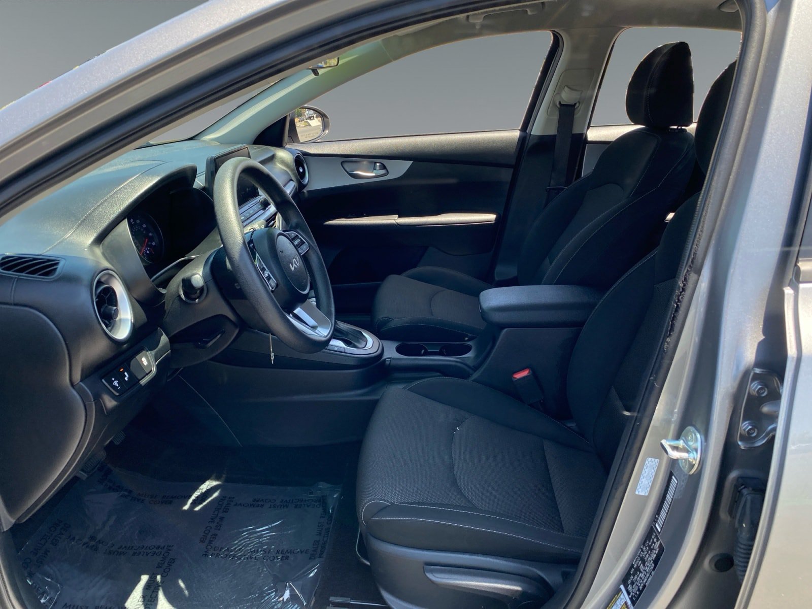 Used 2024 Kia Forte LXS w/ LXS Technology Package FWD image 9
