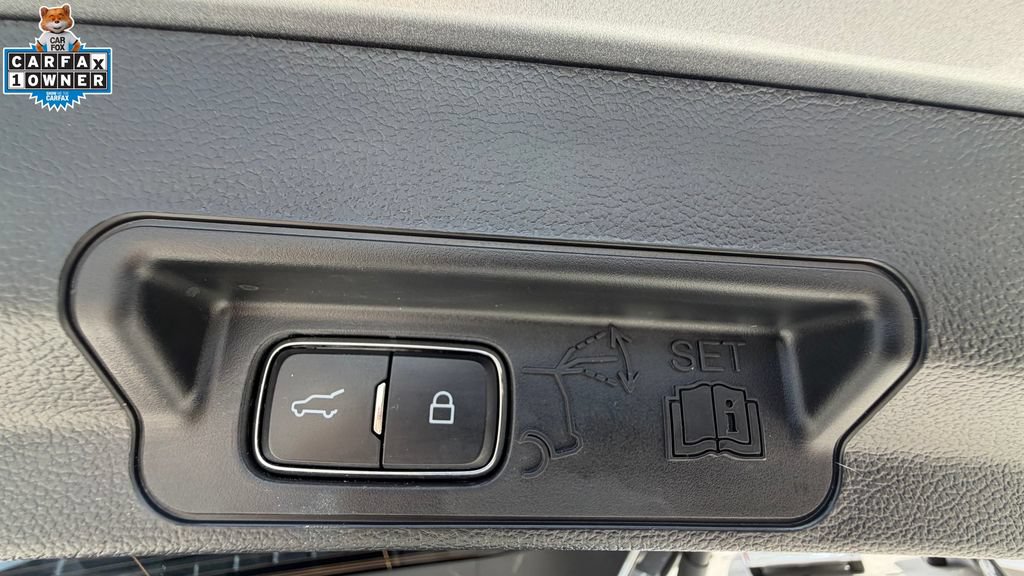 Used 2023 Ford Explorer ST-Line AWD/4WD image 18
