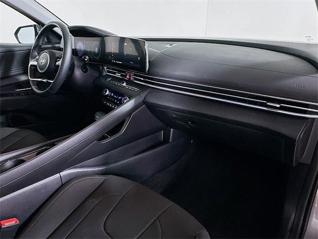 Certified 2025 Hyundai Elantra SEL image 25
