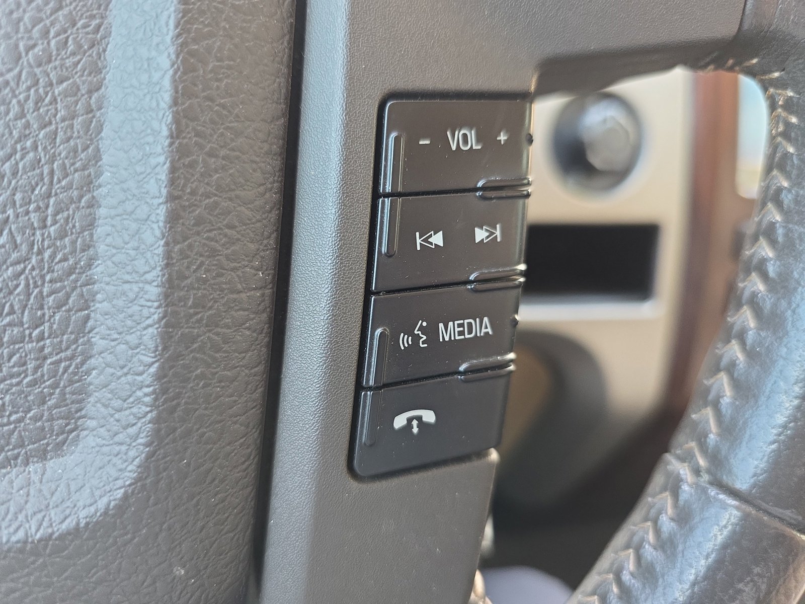 Used 2012 Ford F150 Lariat w/ Lariat Chrome Pkg AWD/4WD image 24