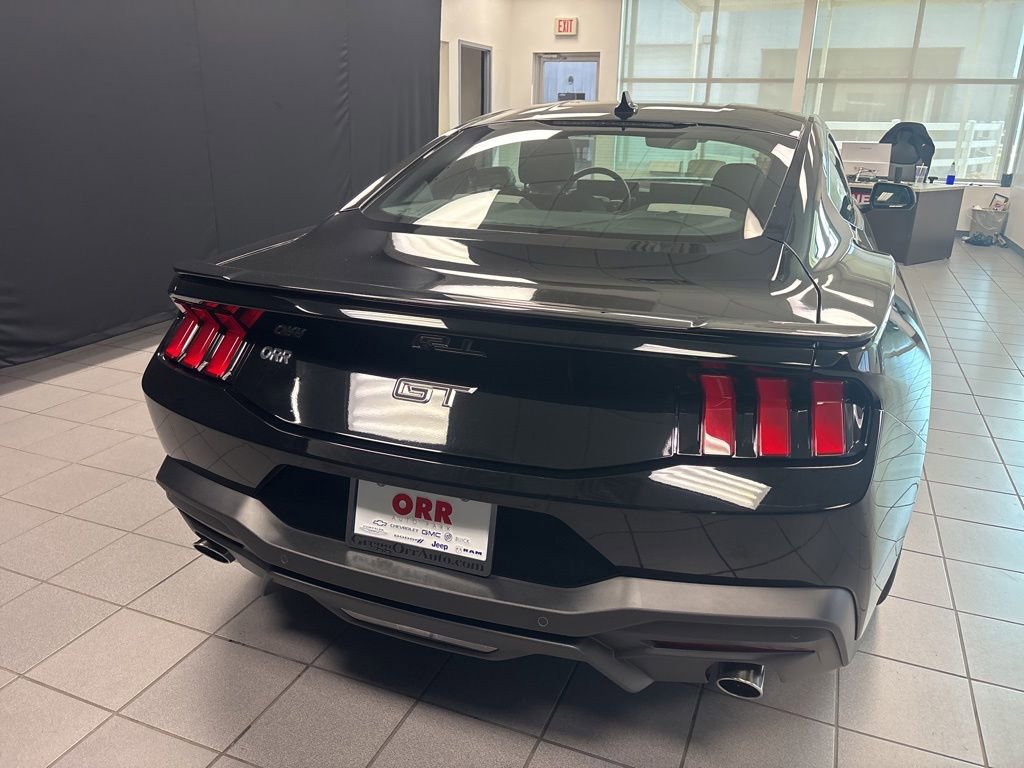 Used 2025 Ford Mustang GT RWD image 12