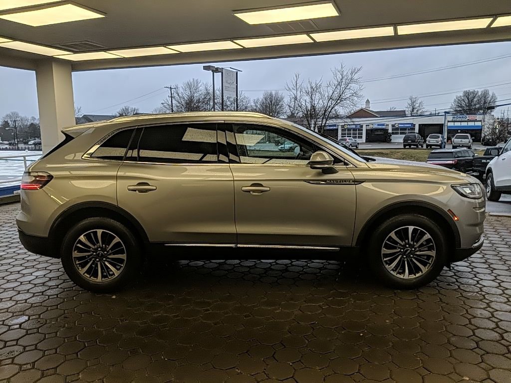 Certified 2023 Lincoln Nautilus FWD image 4