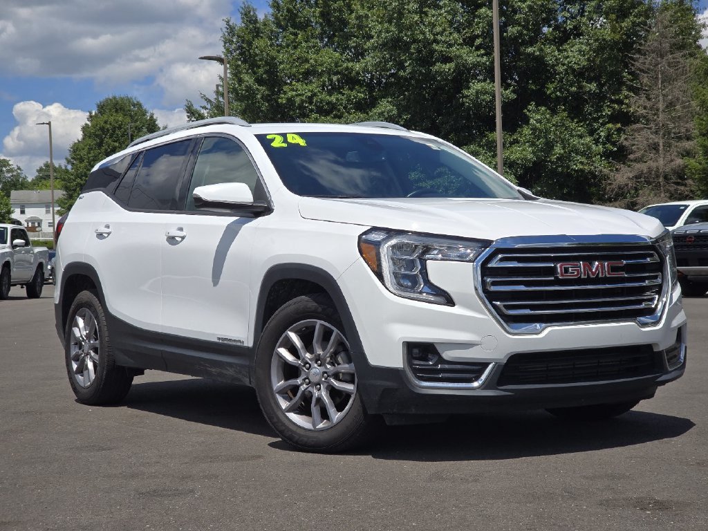 Used 2024 GMC Terrain SLT