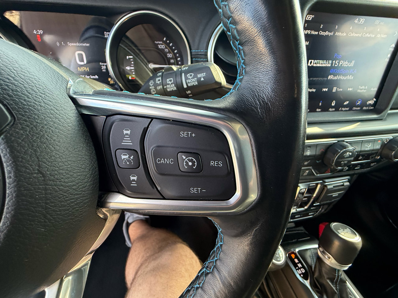 Used 2022 Jeep Wrangler Unlimited Rubicon 4xe w/ Dual Top Group image 20