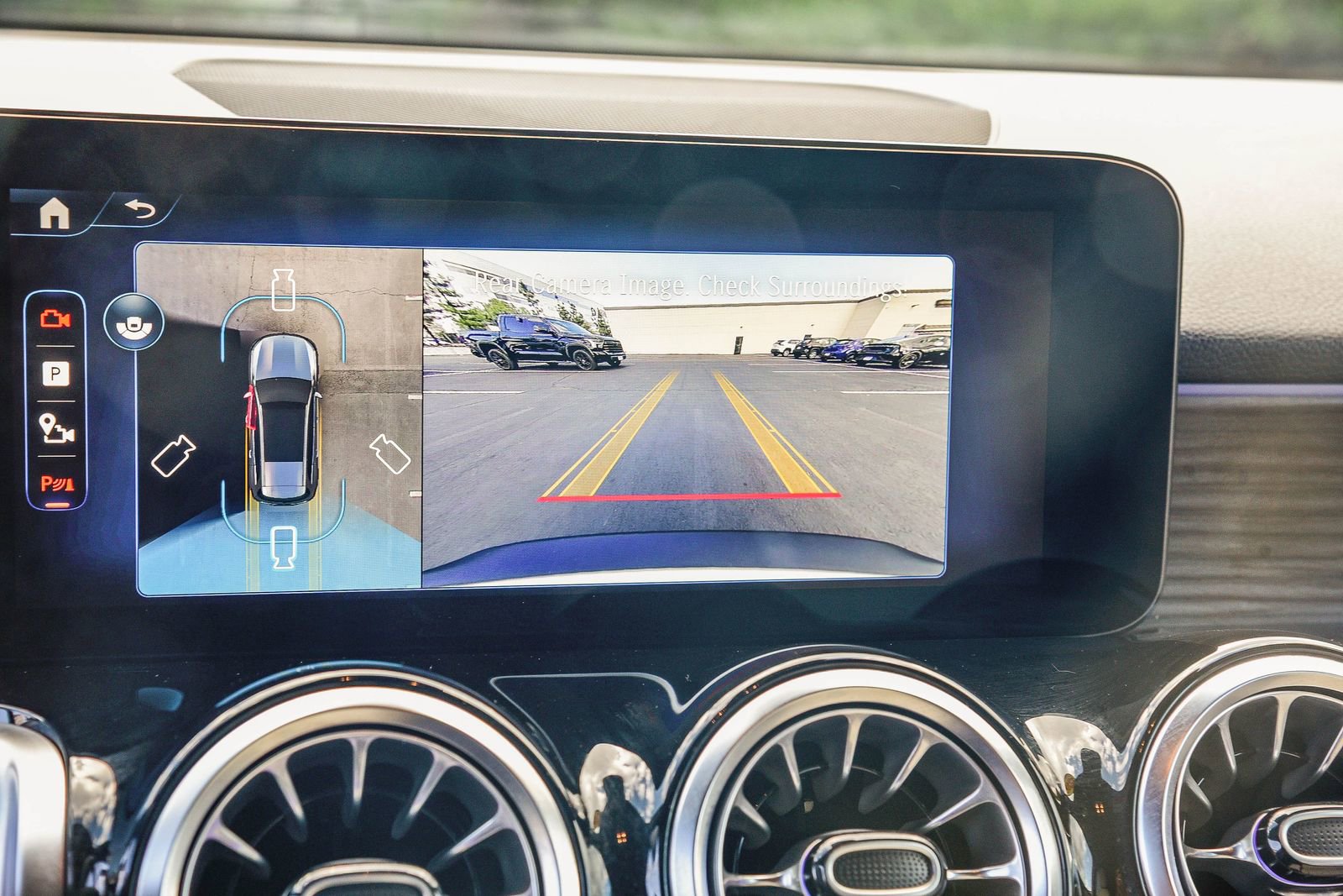 Used 2025 Mercedes-Benz EQB 250+ image 30