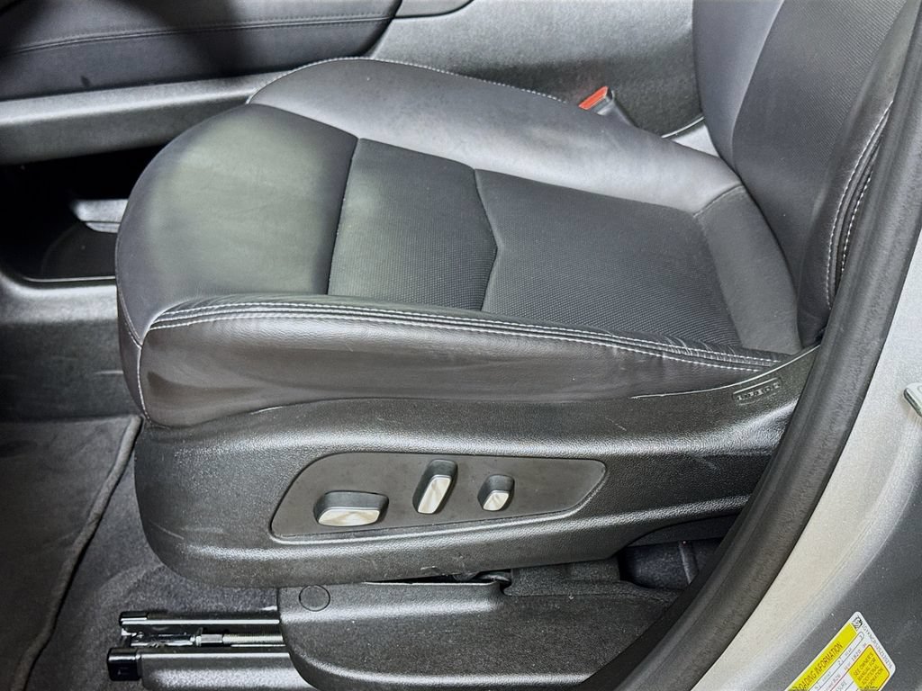 Used 2025 Cadillac XT5 Premium Luxury FWD image 18