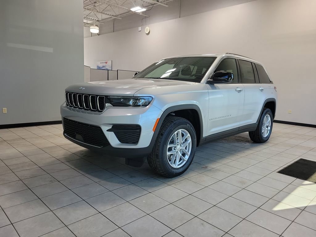 New 2026 Jeep Grand Cherokee Laredo X image 2
