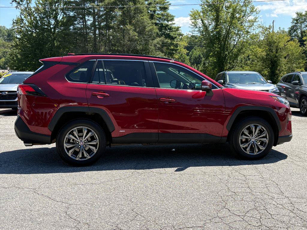 Used 2023 Toyota RAV4 XLE Premium AWD/4WD image 3
