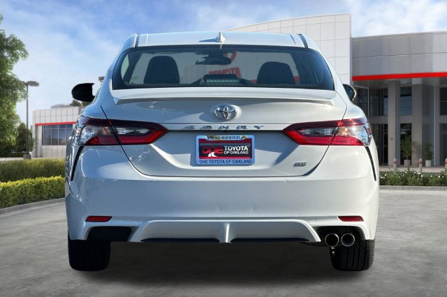 Used 2024 Toyota Camry SE FWD image 6