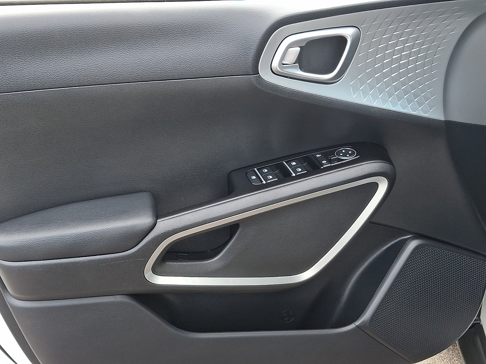 Used 2024 Kia Soul LX w/ LX Technology Package FWD image 12