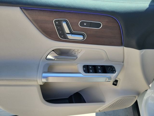 Used 2023 Mercedes-Benz GLB 250 image 20