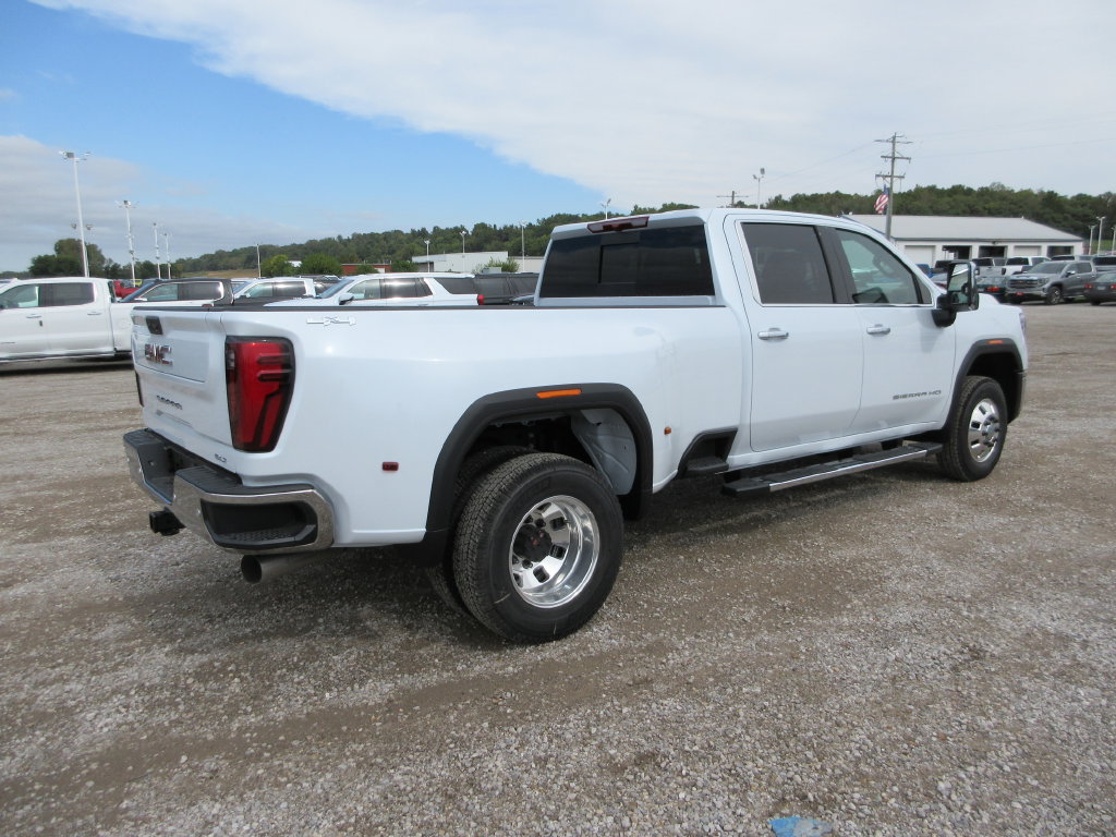 New 2026 GMC Sierra 3500 SLT w/ SLT Premium Package AWD/4WD image 5