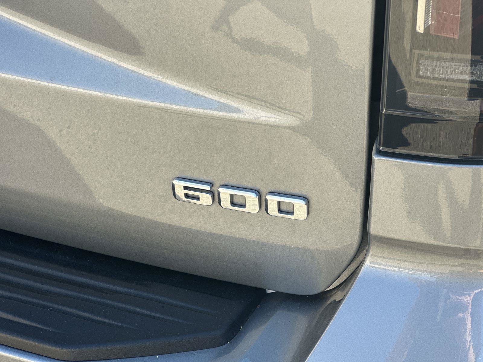 Used 2025 Cadillac Escalade Sport AWD/4WD image 32