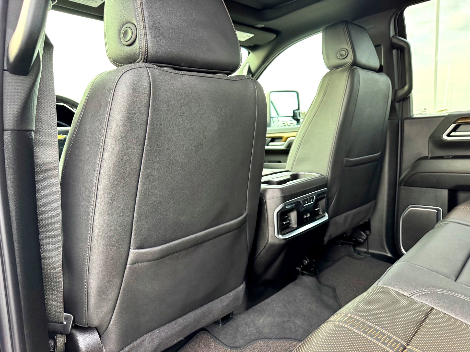 Used 2025 Chevrolet Silverado 2500 High Country w/ High Country Premium Package image 22