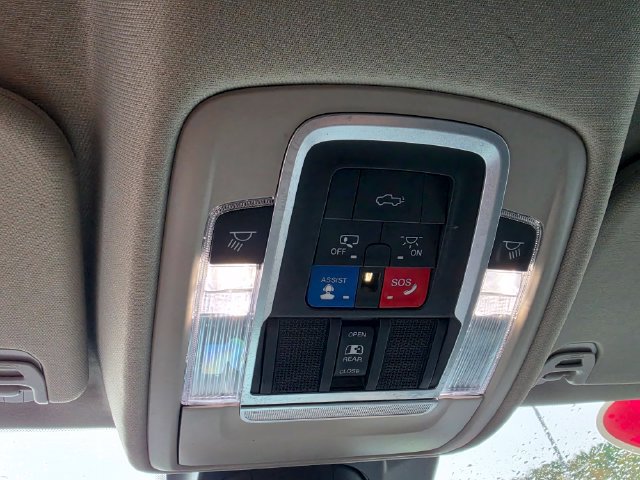 Used 2022 RAM 1500 Laramie AWD/4WD image 23