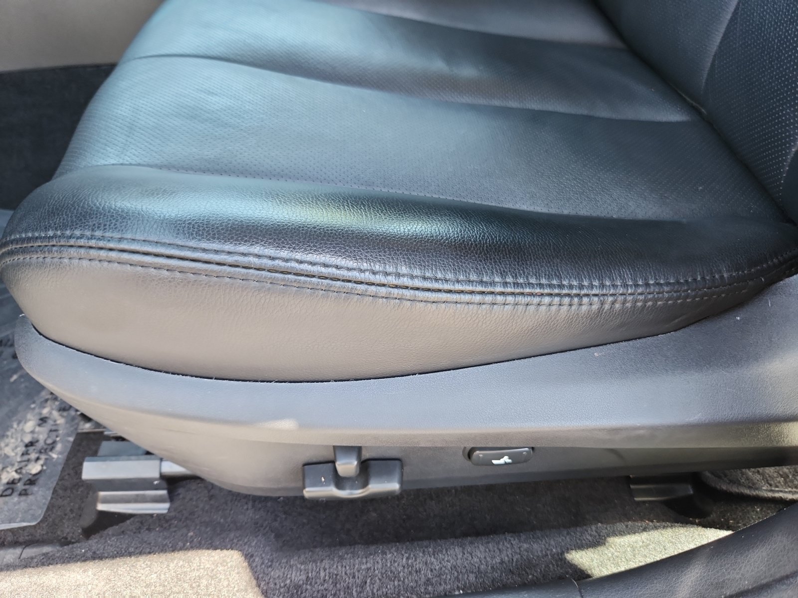 Used 2011 Subaru Legacy 2.5i Limited AWD/4WD image 14