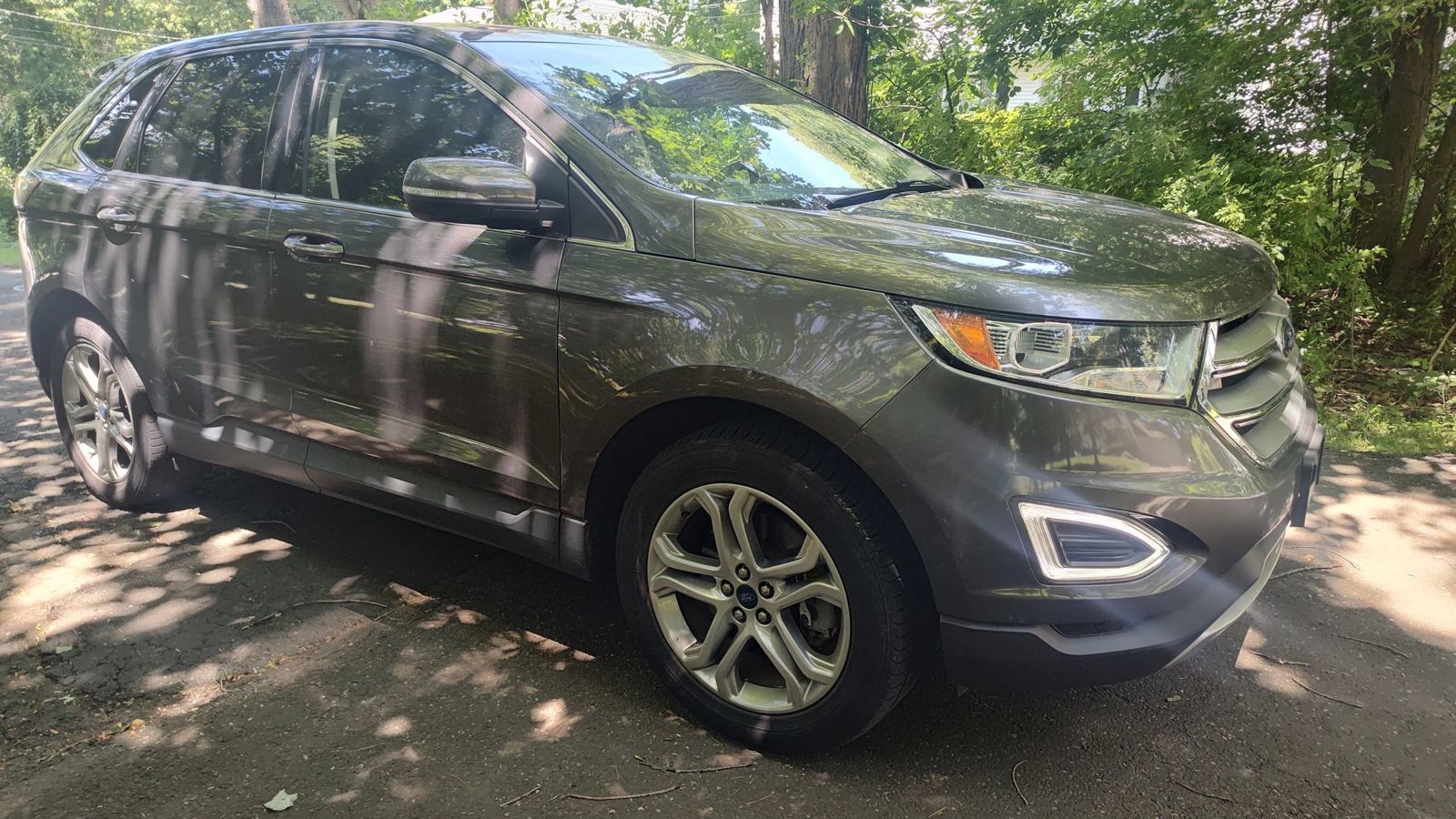 Used 2017 Ford Edge Titanium w/ Equipment Group 301A AWD/4WD image 2