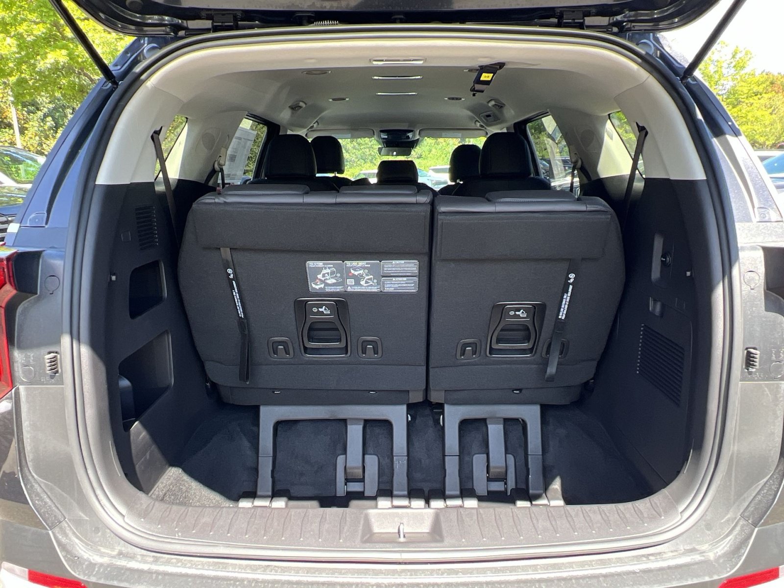 New 2027 Kia Carnival FWD image 33