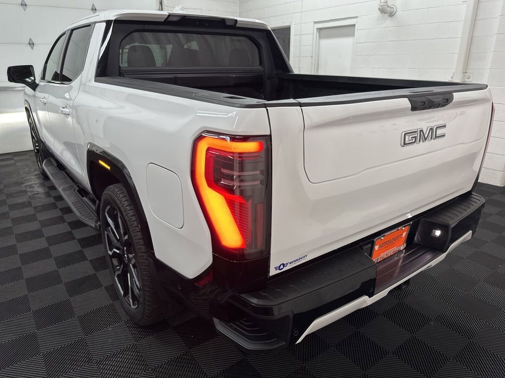Used 2025 GMC Sierra EV Denali AWD/4WD image 7