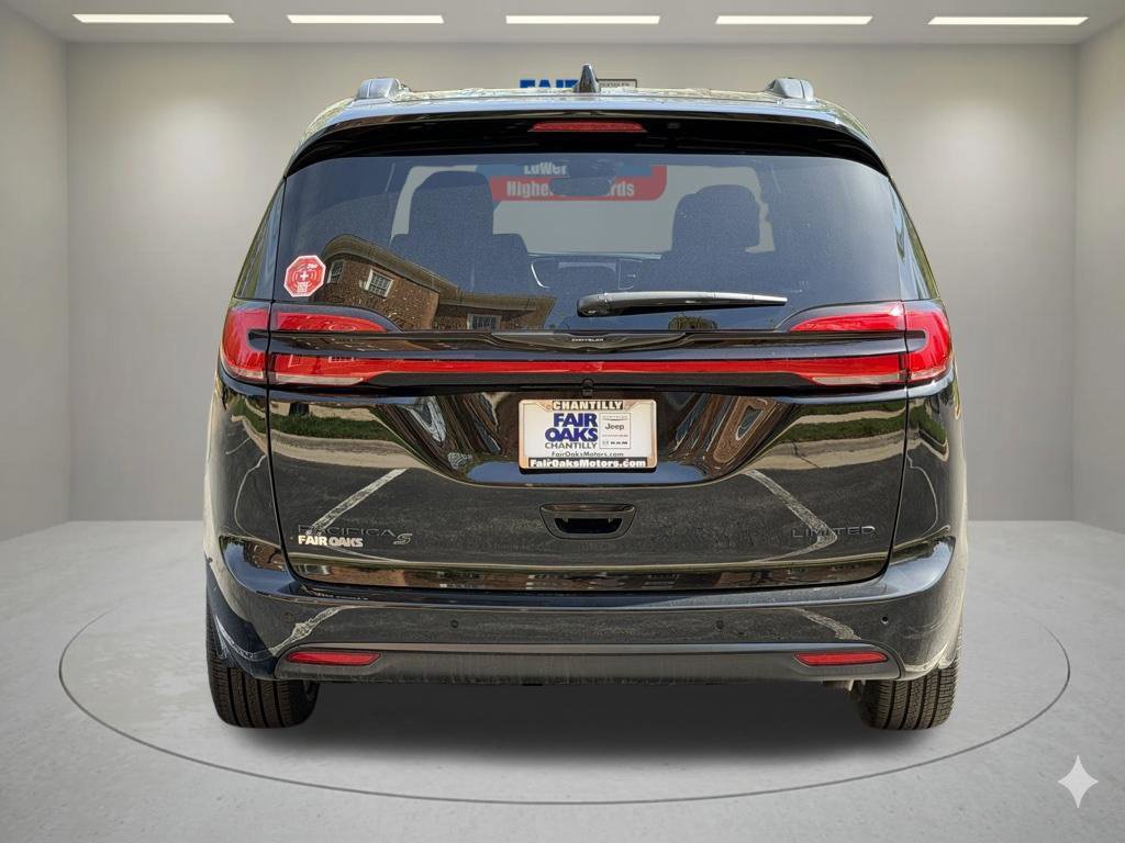 New 2026 Chrysler Pacifica Limited w/ S Appearance Package FWD image 7