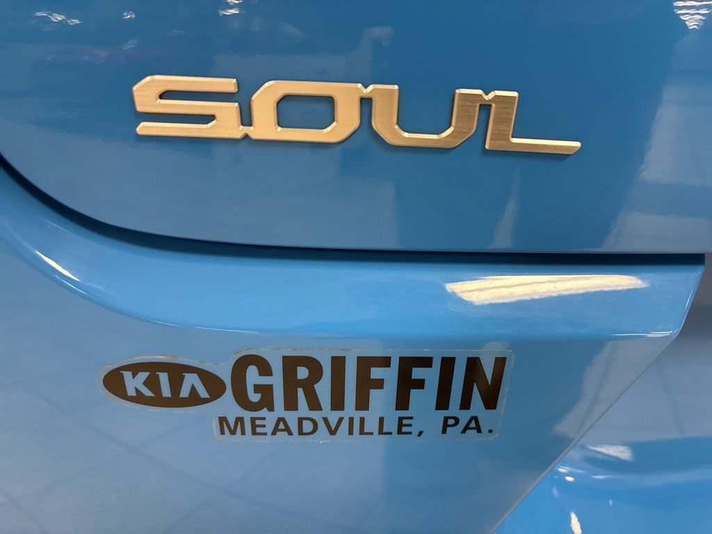 Used 2023 Kia Soul EX image 6