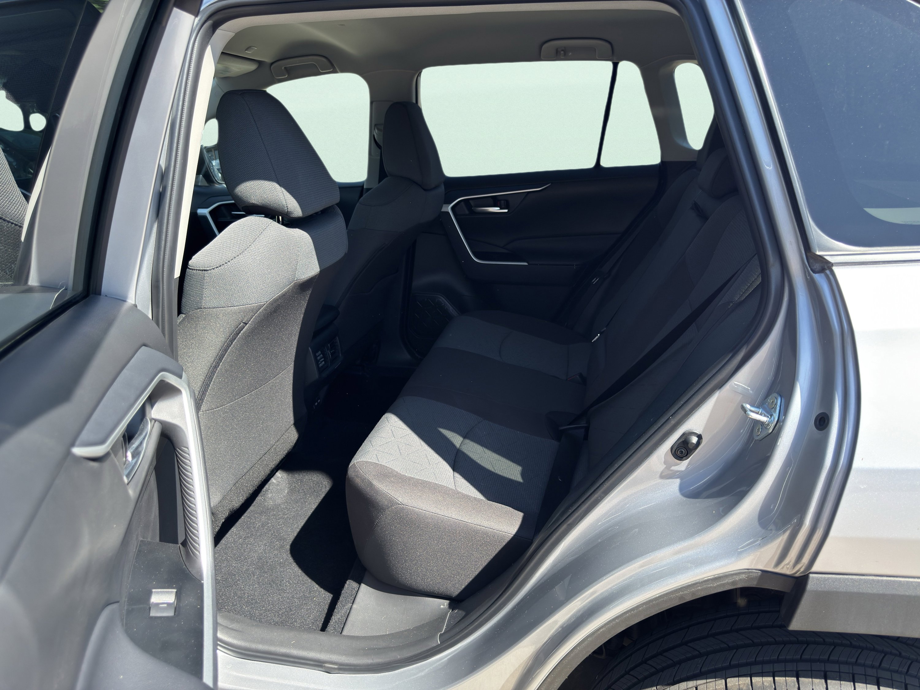 Used 2025 Toyota RAV4 XLE image 18