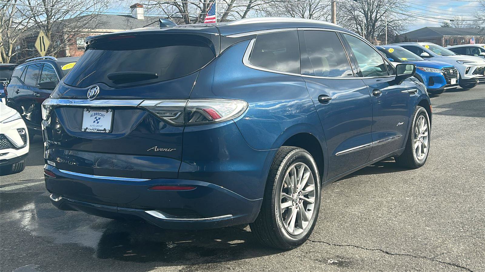 Certified 2023 Buick Enclave Avenir w/ Avenir Technology Package image 10